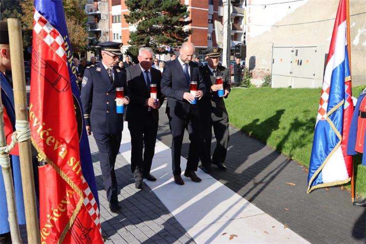 Slika /Novi direktorij/Nove slike-MUP/dan branitelja 2022 4.jpg